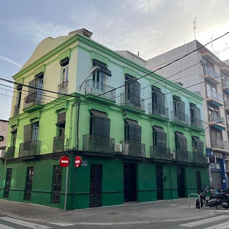 Kiwi Rooms Auto Check-In 瓦伦西亚 外观 照片